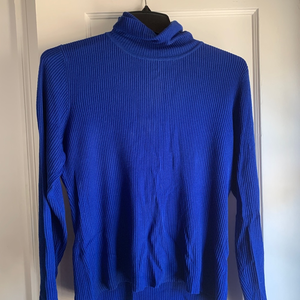 Worthington blue turtleneck